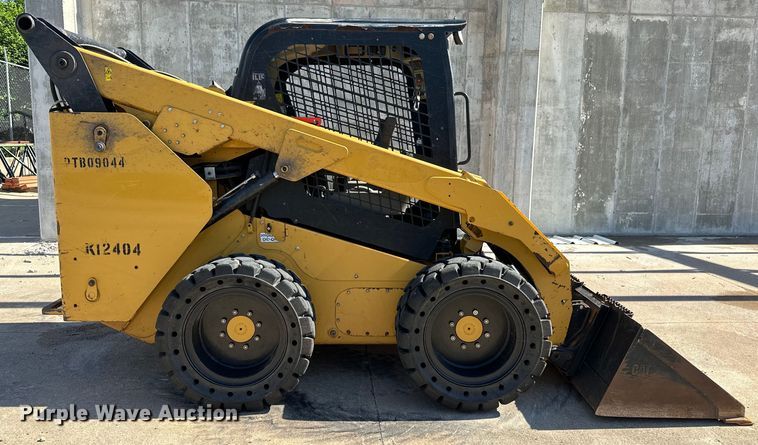 image for item NR9959 2018 Caterpillar  262D skid steer loader