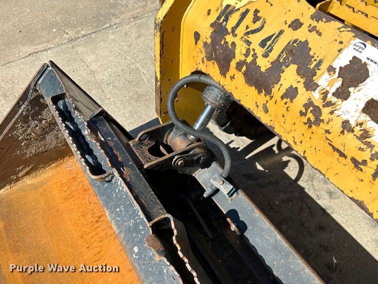 image for item NR9959 2018 Caterpillar  262D skid steer loader