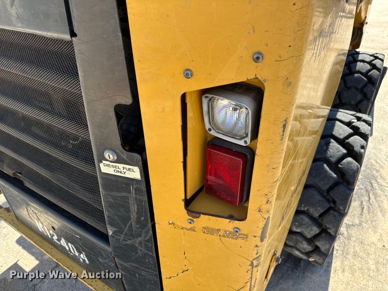 image for item NR9959 2018 Caterpillar  262D skid steer loader