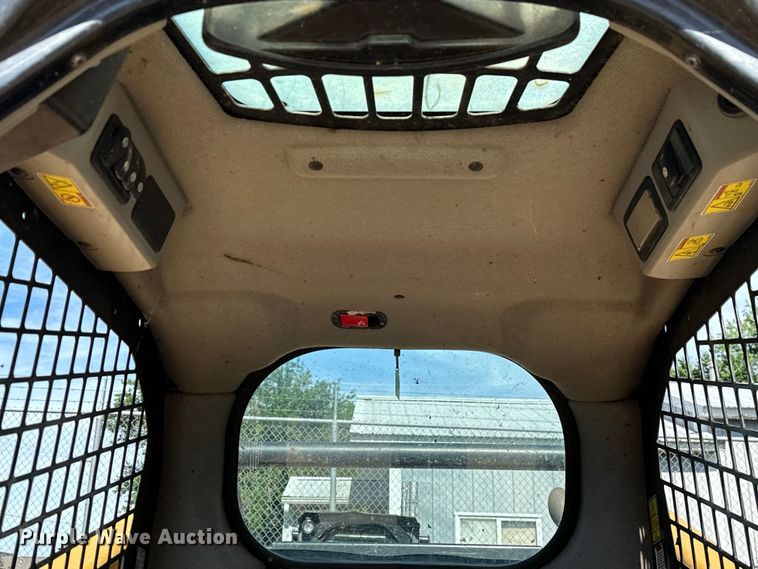 image for item NR9959 2018 Caterpillar  262D skid steer loader