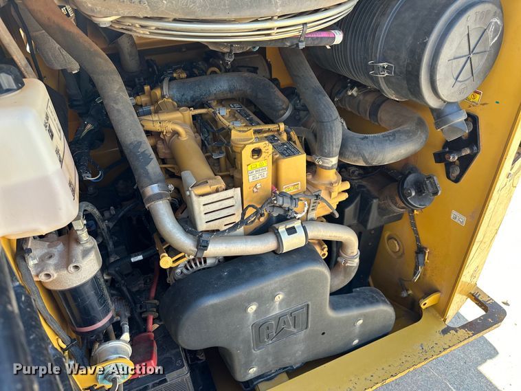 image for item NR9959 2018 Caterpillar  262D skid steer loader