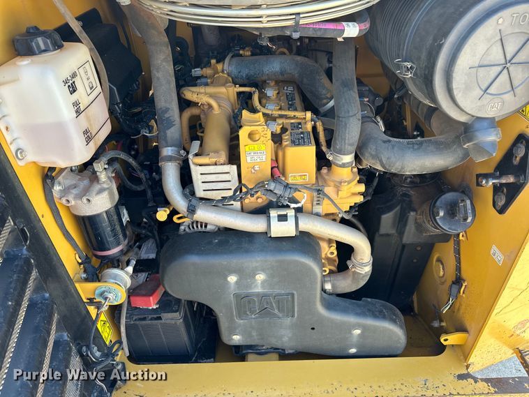image for item NR9959 2018 Caterpillar  262D skid steer loader