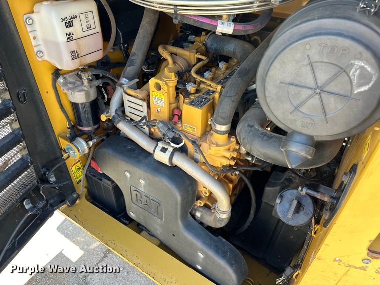 image for item NR9959 2018 Caterpillar  262D skid steer loader