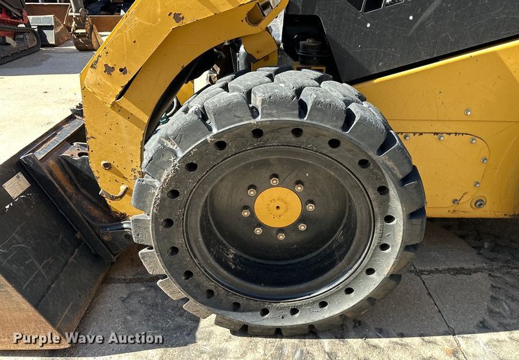 image for item NR9959 2018 Caterpillar  262D skid steer loader