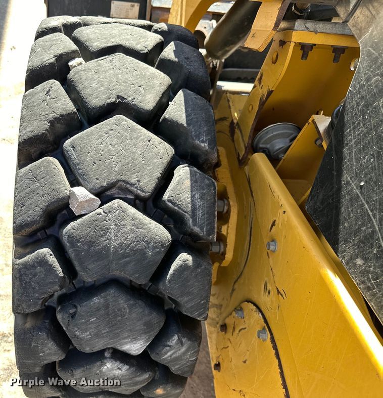 image for item NR9959 2018 Caterpillar  262D skid steer loader