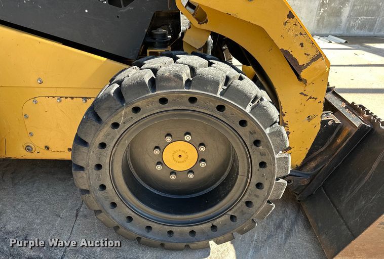 image for item NR9959 2018 Caterpillar  262D skid steer loader