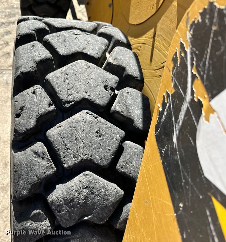 image for item NR9959 2018 Caterpillar  262D skid steer loader