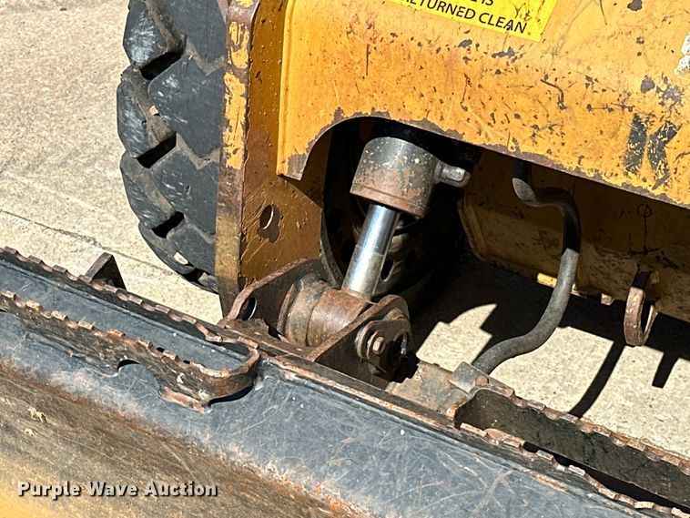 image for item NR9960 2018 Caterpillar  262D skid steer loader