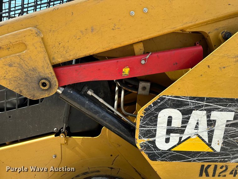 image for item NR9960 2018 Caterpillar  262D skid steer loader