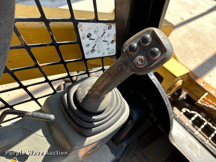 image for item NR9960 2018 Caterpillar  262D skid steer loader