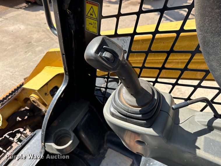 image for item NR9960 2018 Caterpillar  262D skid steer loader