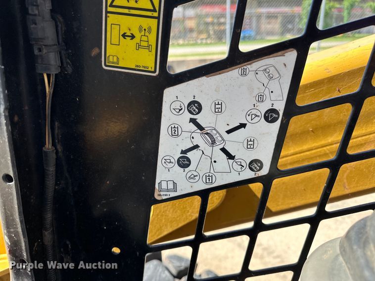 image for item NR9960 2018 Caterpillar  262D skid steer loader