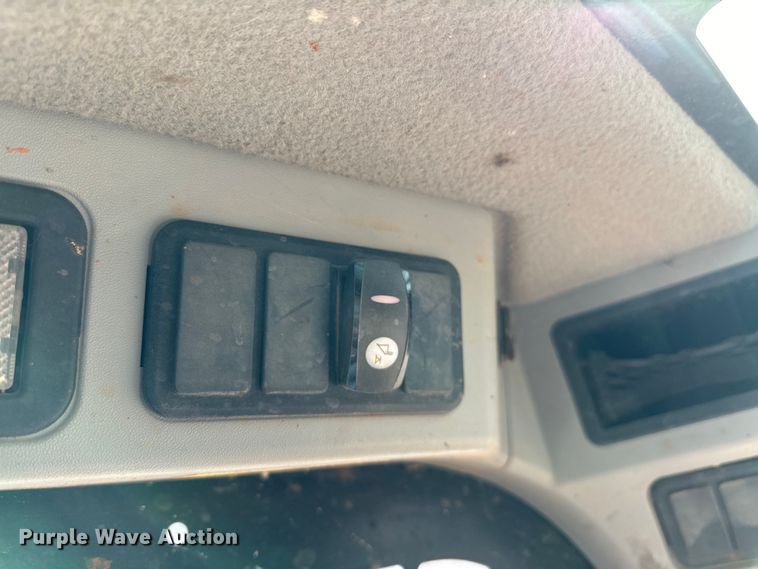 image for item NR9960 2018 Caterpillar  262D skid steer loader