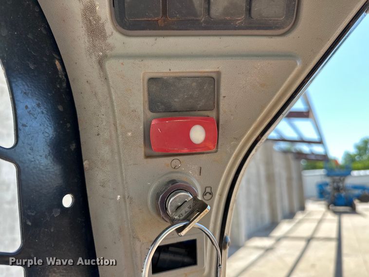 image for item NR9960 2018 Caterpillar  262D skid steer loader