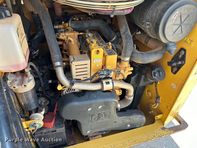image for item NR9960 2018 Caterpillar  262D skid steer loader