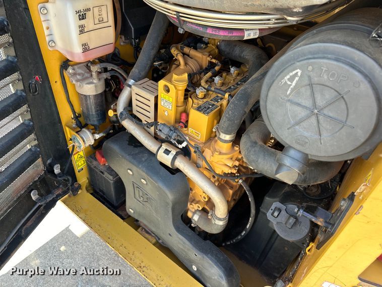 image for item NR9960 2018 Caterpillar  262D skid steer loader