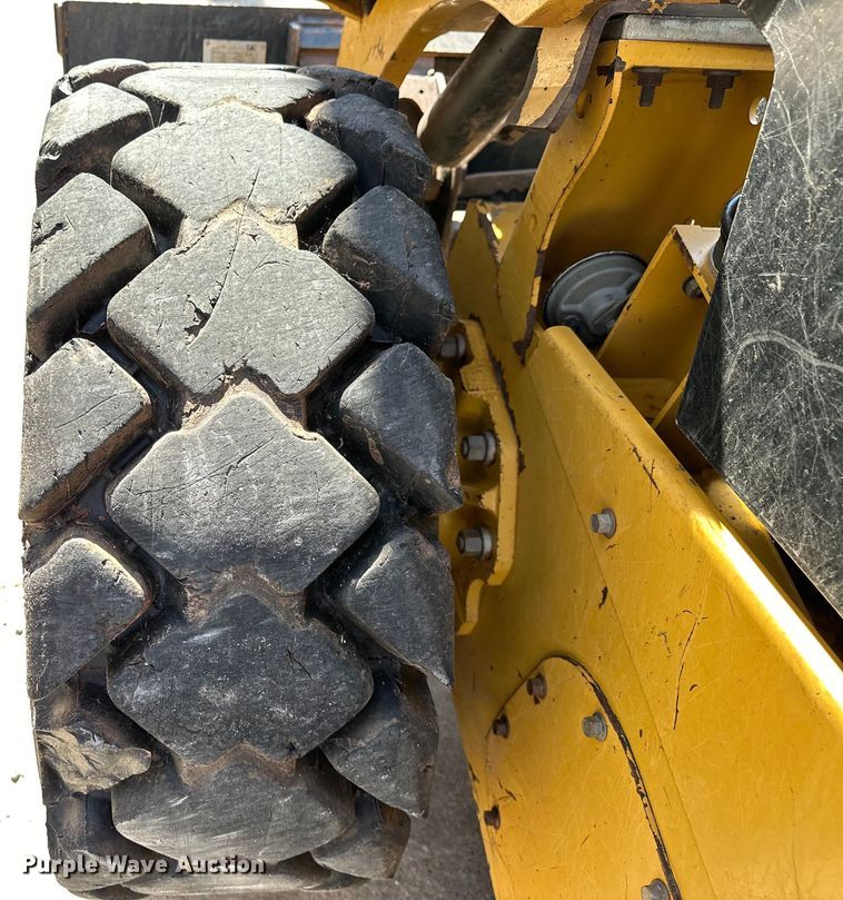 image for item NR9960 2018 Caterpillar  262D skid steer loader