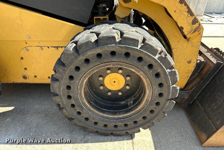 image for item NR9960 2018 Caterpillar  262D skid steer loader