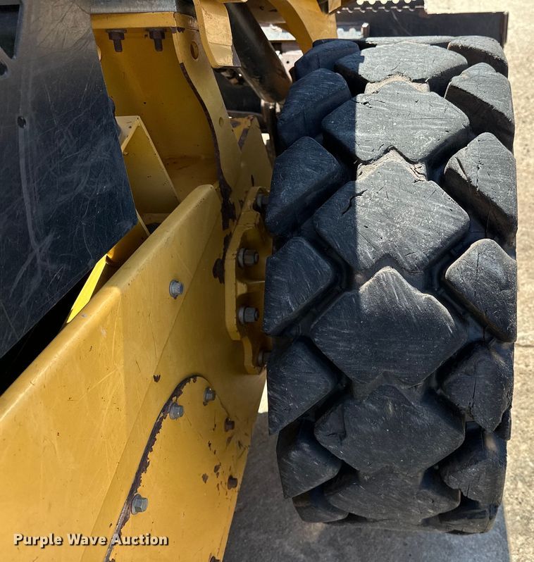 image for item NR9960 2018 Caterpillar  262D skid steer loader