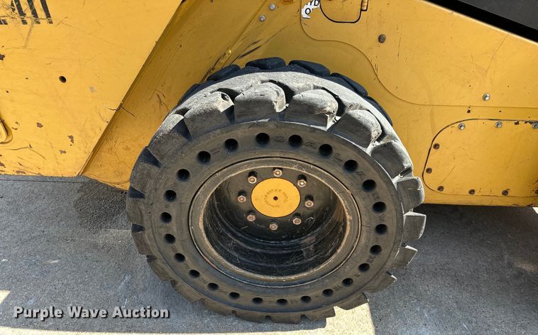 image for item NR9960 2018 Caterpillar  262D skid steer loader