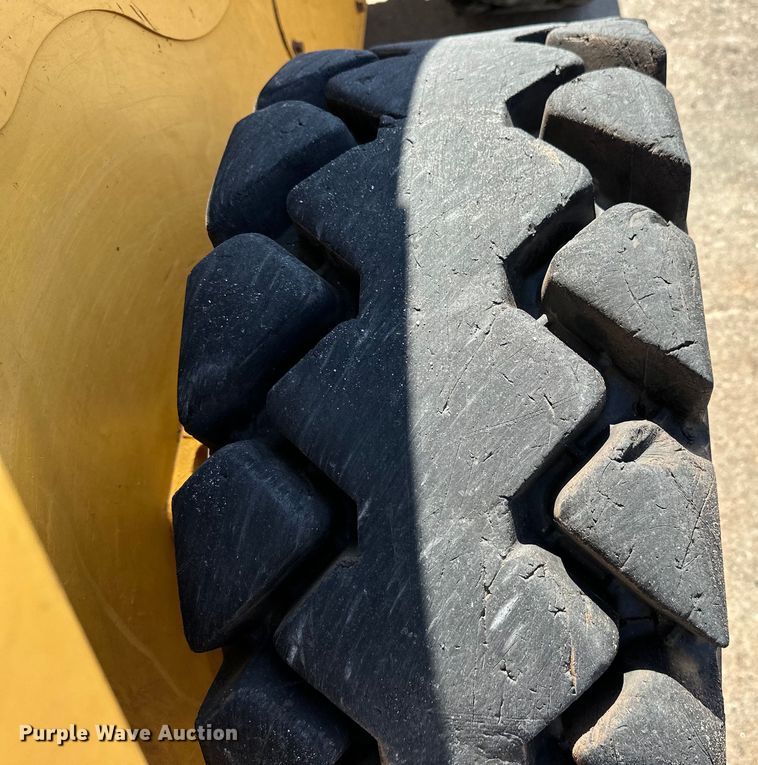 image for item NR9960 2018 Caterpillar  262D skid steer loader