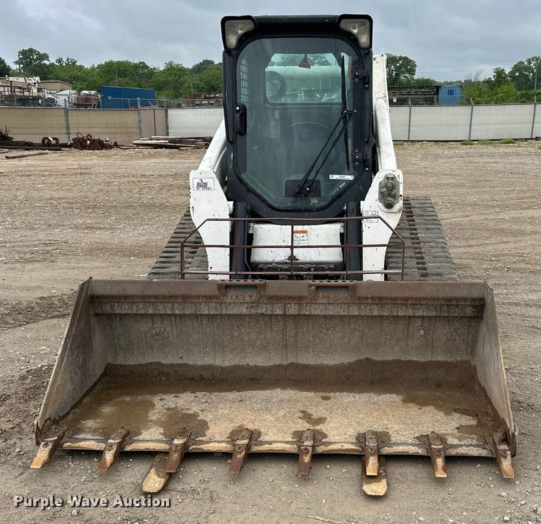 image for item NT9251 2016 Bobcat  T750 tracked skid steer loader