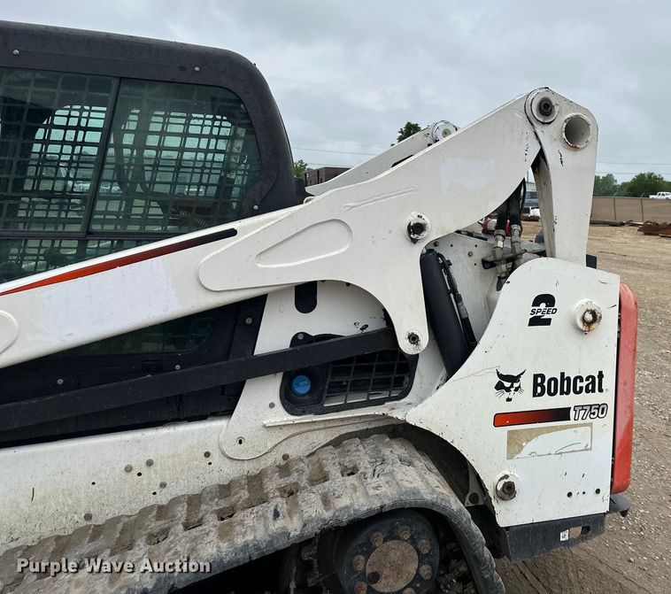 image for item NT9251 2016 Bobcat  T750 tracked skid steer loader