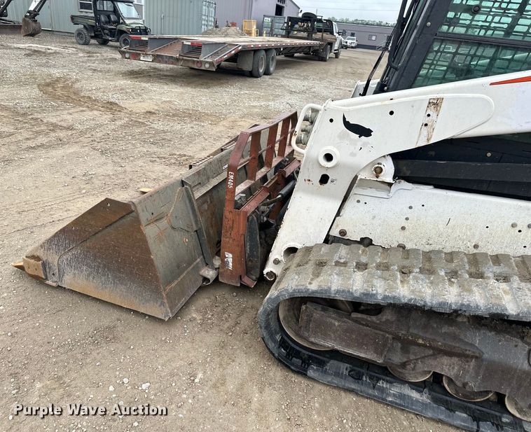 image for item NT9251 2016 Bobcat  T750 tracked skid steer loader