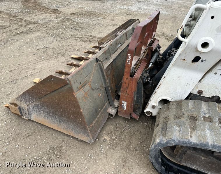image for item NT9251 2016 Bobcat  T750 tracked skid steer loader