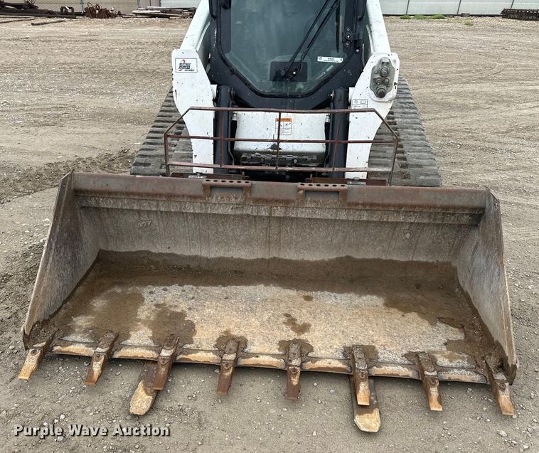 image for item NT9251 2016 Bobcat  T750 tracked skid steer loader