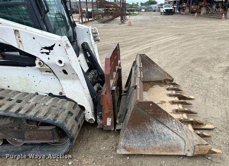 image for item NT9251 2016 Bobcat  T750 tracked skid steer loader