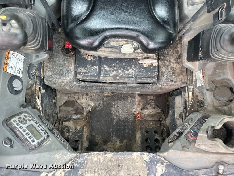 image for item NT9251 2016 Bobcat  T750 tracked skid steer loader