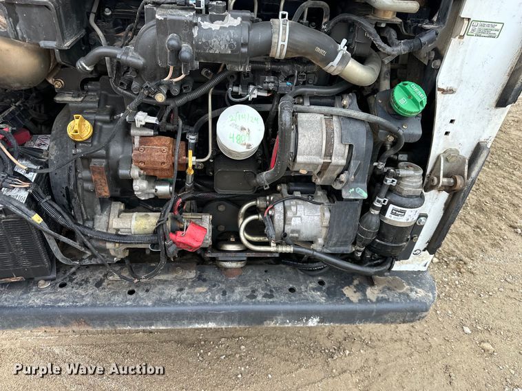 image for item NT9251 2016 Bobcat  T750 tracked skid steer loader