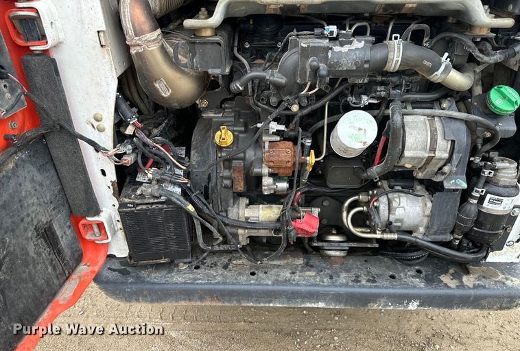 image for item NT9251 2016 Bobcat  T750 tracked skid steer loader