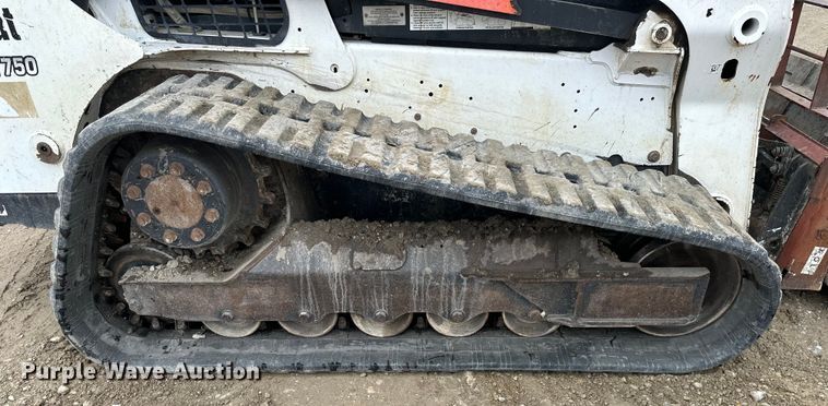 image for item NT9251 2016 Bobcat  T750 tracked skid steer loader