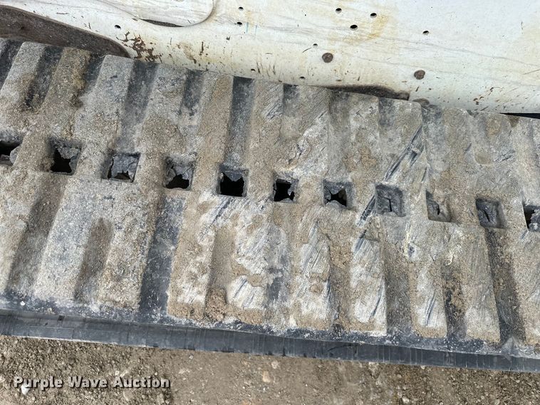 image for item NT9251 2016 Bobcat  T750 tracked skid steer loader