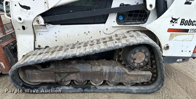 image for item NT9251 2016 Bobcat  T750 tracked skid steer loader