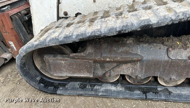 image for item NT9251 2016 Bobcat  T750 tracked skid steer loader