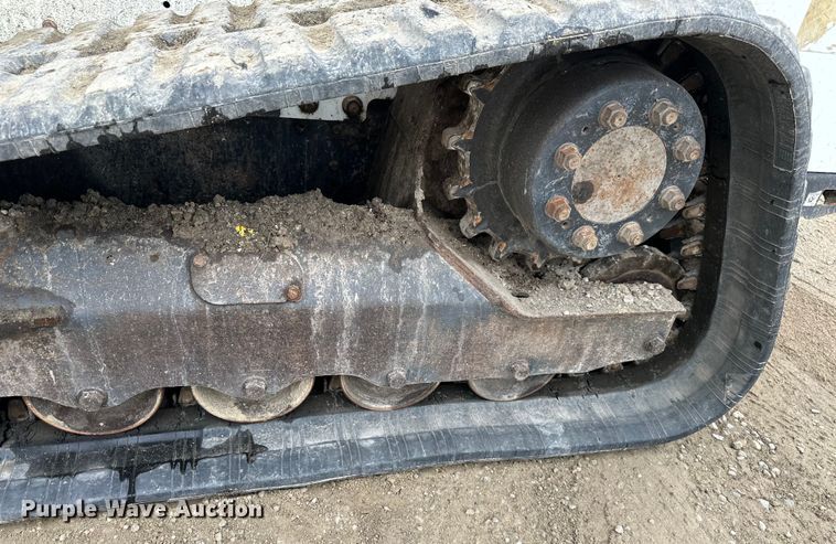 image for item NT9251 2016 Bobcat  T750 tracked skid steer loader