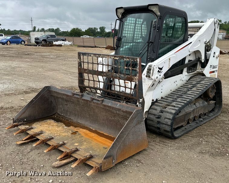 image for item NT9253 2016 Bobcat T750 tracked skid steer loader