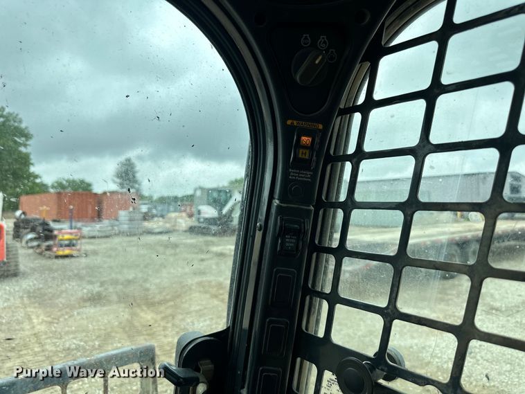 image for item NT9253 2016 Bobcat T750 tracked skid steer loader