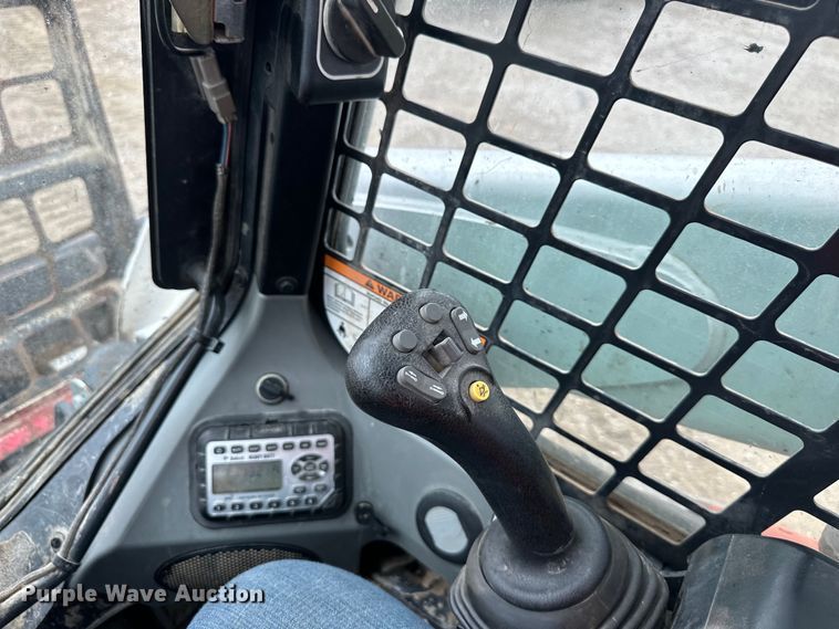 image for item NT9253 2016 Bobcat T750 tracked skid steer loader