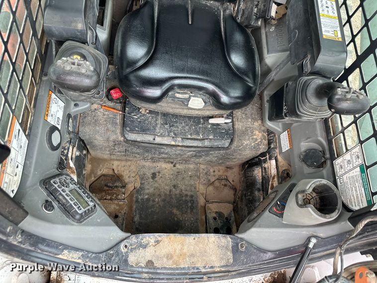 image for item NT9253 2016 Bobcat T750 tracked skid steer loader