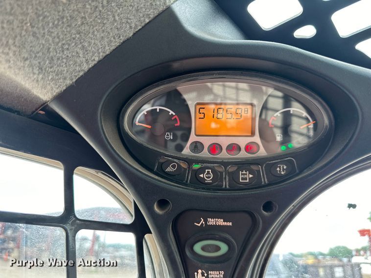 image for item NT9253 2016 Bobcat T750 tracked skid steer loader