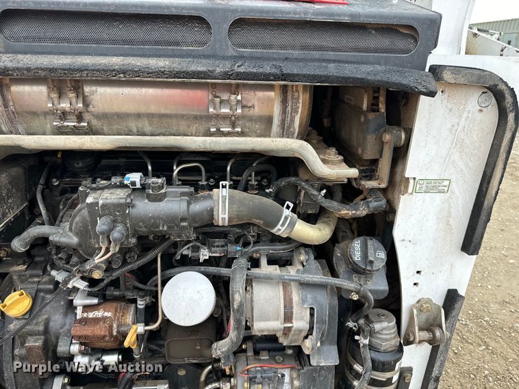 image for item NT9253 2016 Bobcat T750 tracked skid steer loader