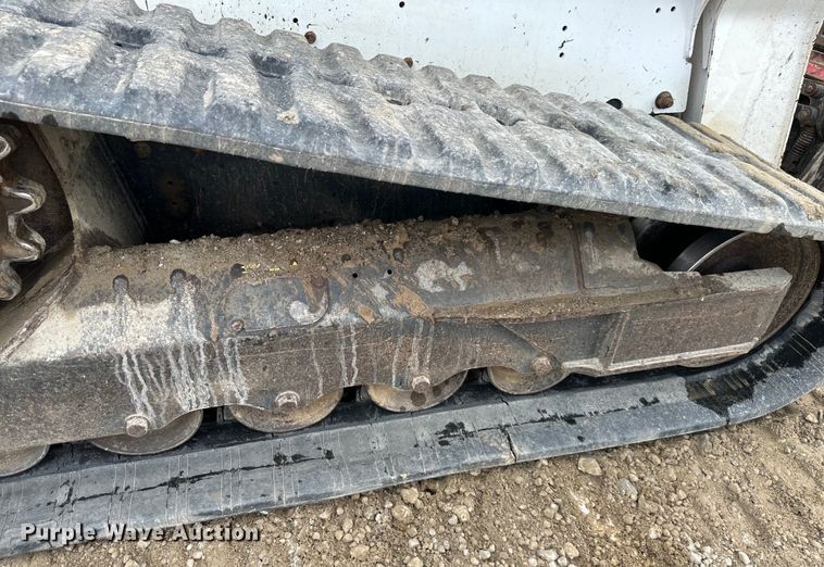 image for item NT9253 2016 Bobcat T750 tracked skid steer loader