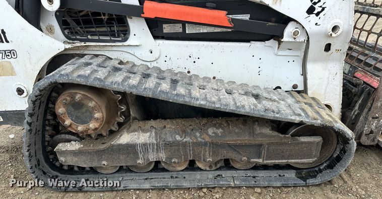 image for item NT9253 2016 Bobcat T750 tracked skid steer loader