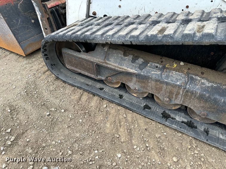 image for item NT9253 2016 Bobcat T750 tracked skid steer loader