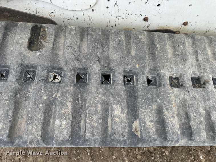 image for item NT9253 2016 Bobcat T750 tracked skid steer loader