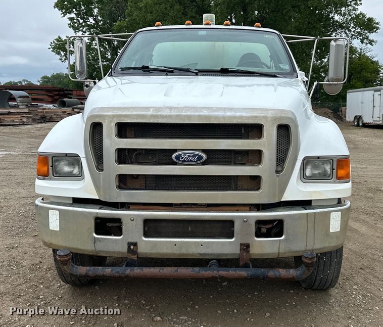 image for item NT9257 2006 Ford F750 Super Duty tank truck
